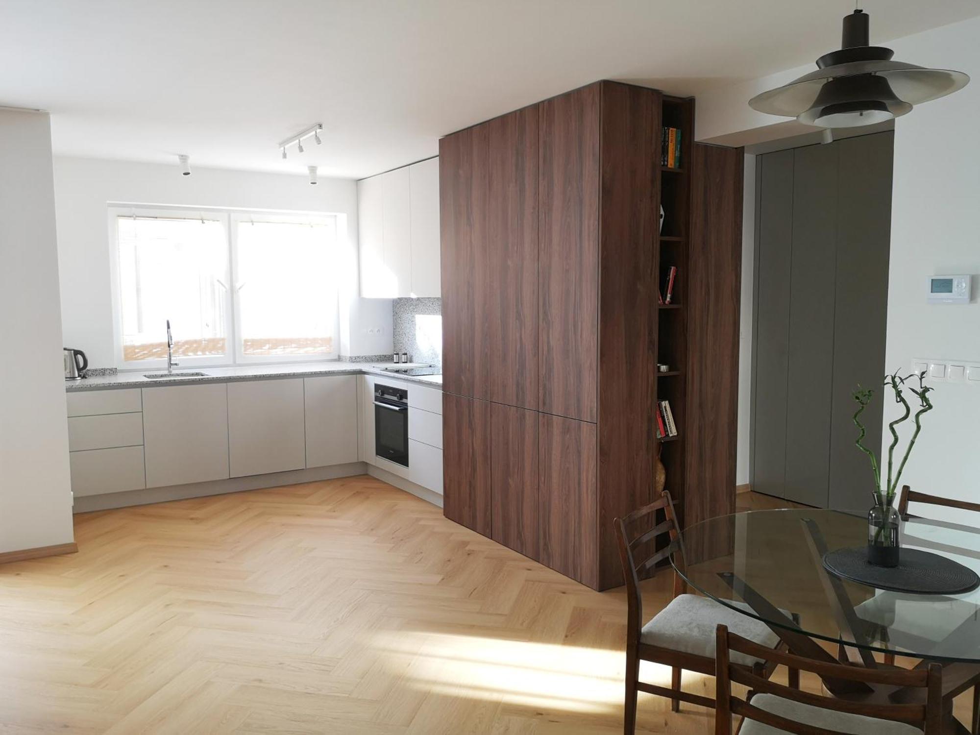 Beautiful New Apt In Old Town Near Train Station - Free Parking Bratislava Exterior photo