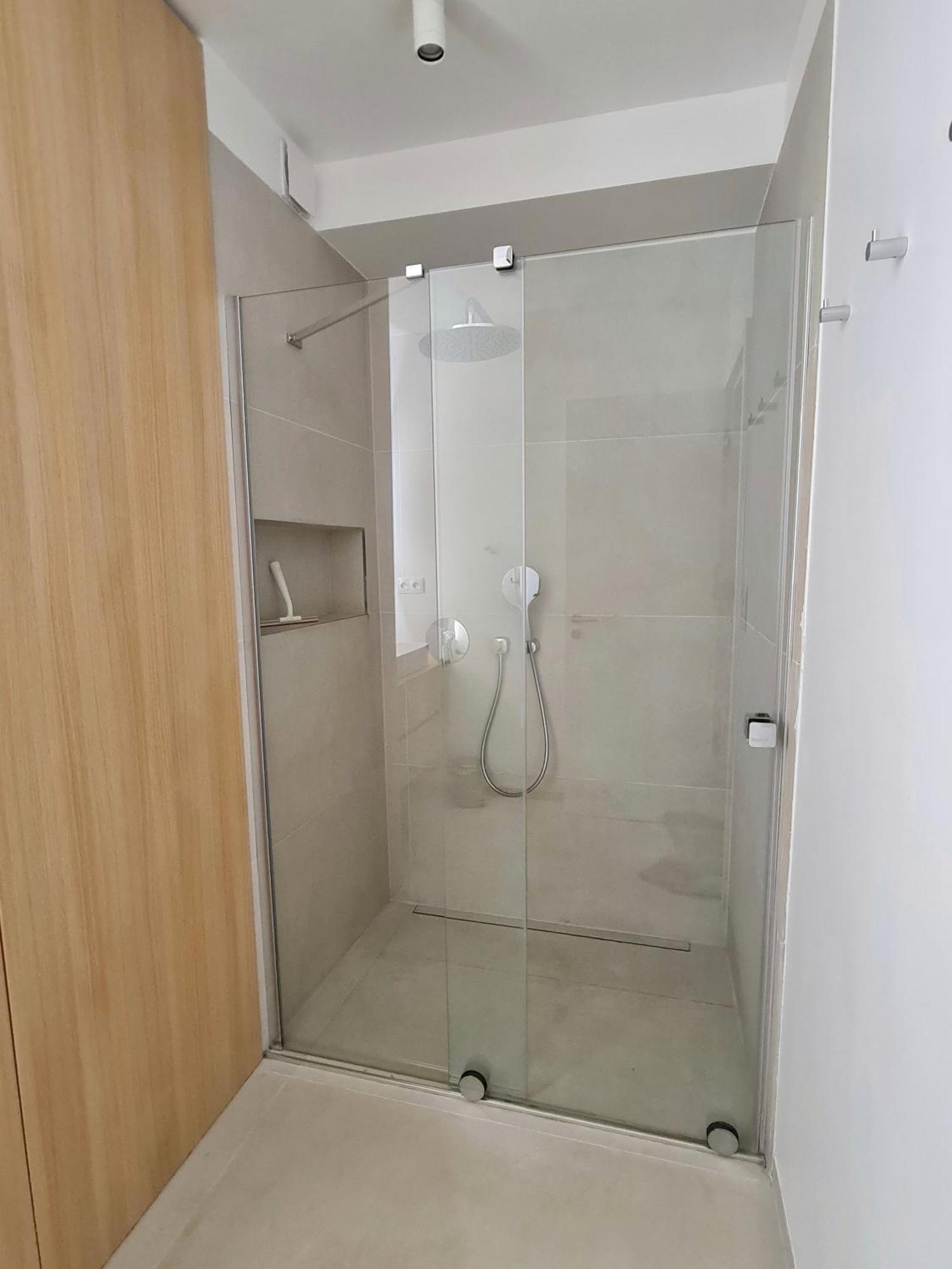 Beautiful New Apt In Old Town Near Train Station - Free Parking Bratislava Exterior photo